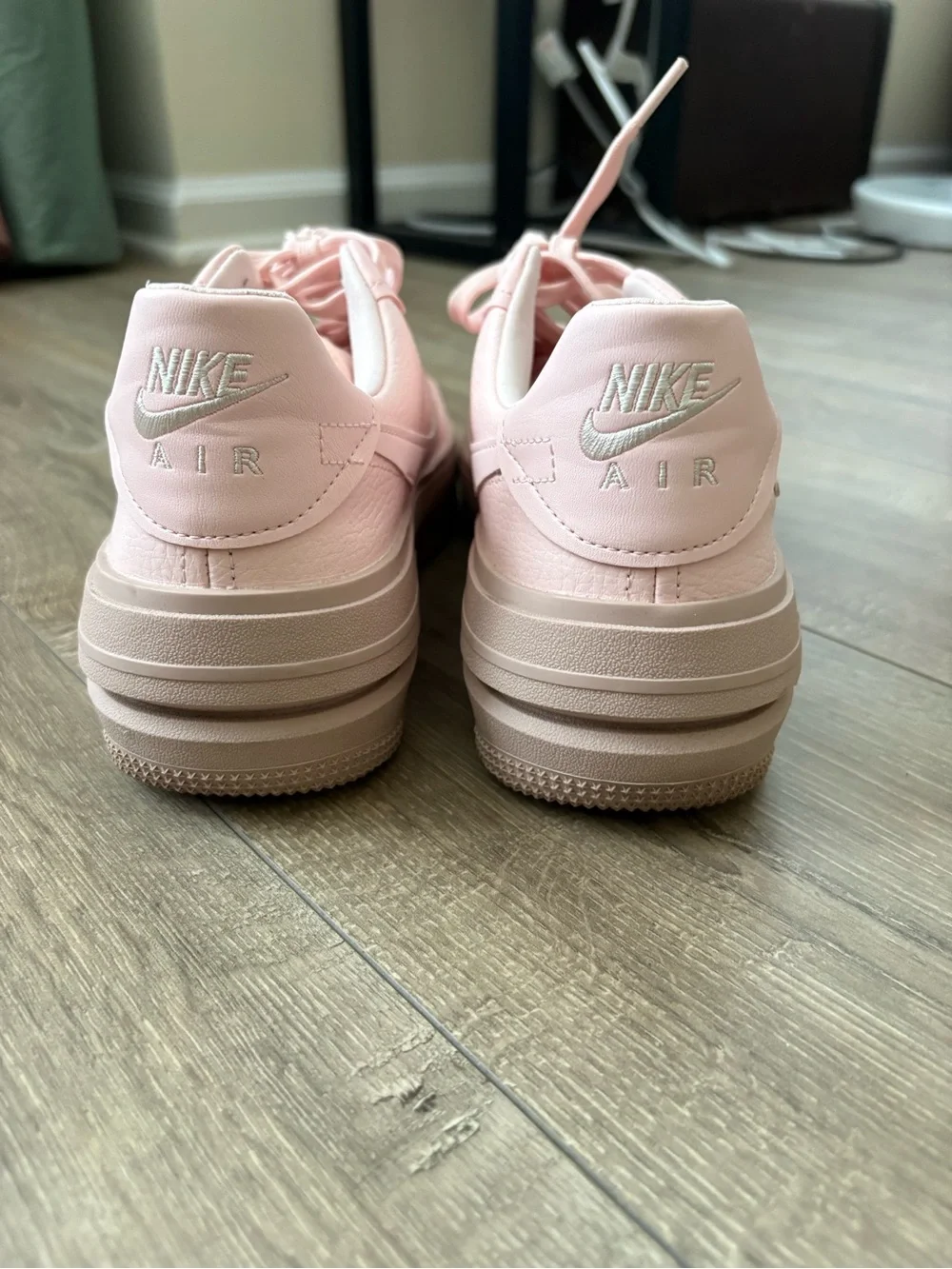 Nike Women's Low-Top Sneakers in Pale Pink